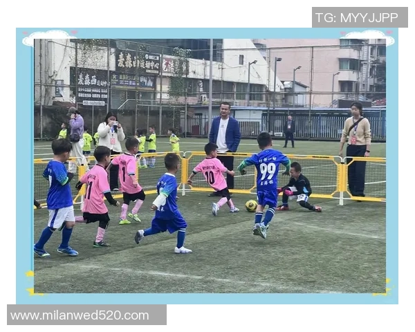 五岁男童足球明星崭露头角引发全球关注与热议 五岁男童足球明星崭露头角引发全球关注与热议